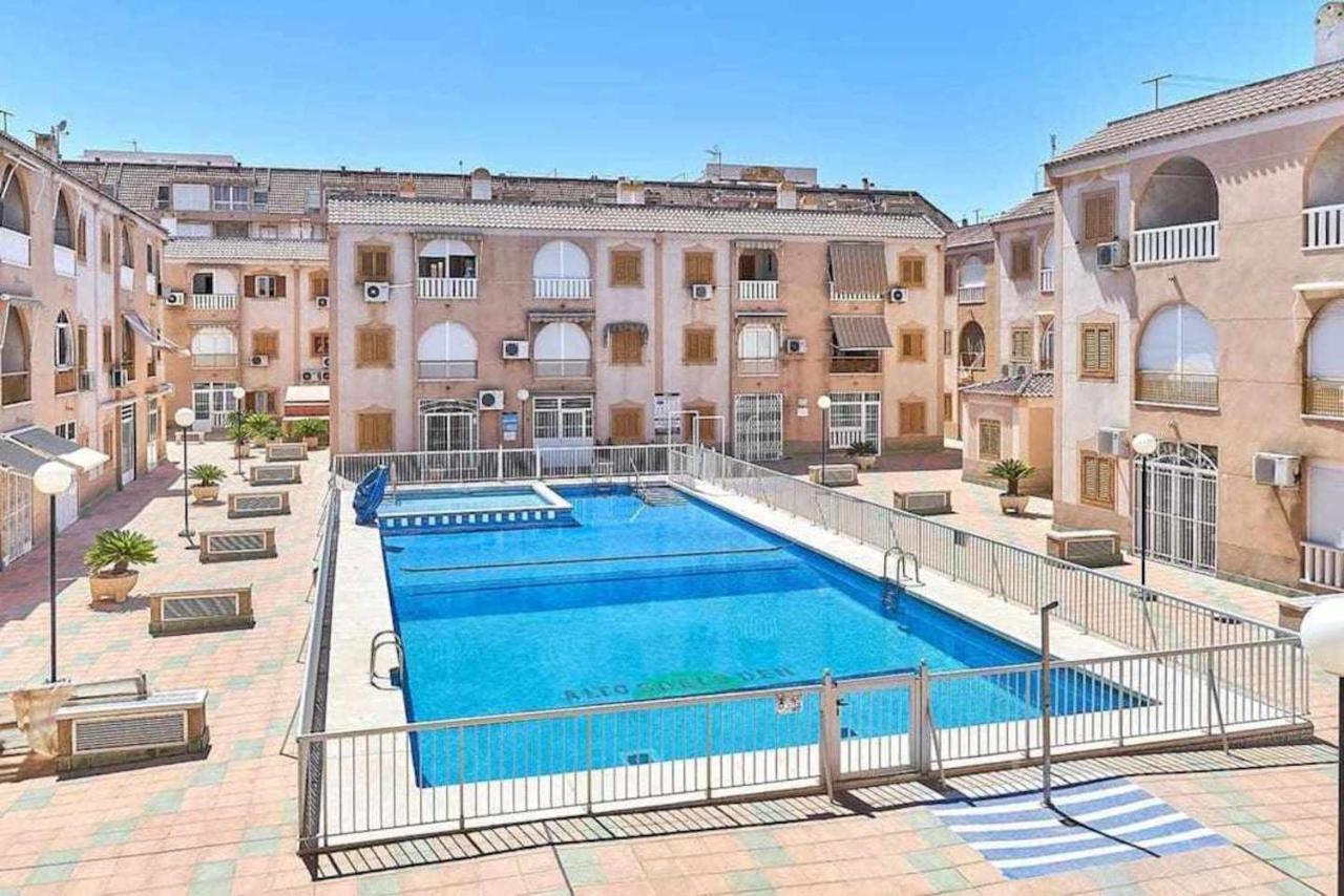 Espanhouse Valencia Apartment With Pool View In Torrevieja Bagian luar foto